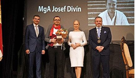 Cena města Valašské Meziříčí pro Josefa Divína